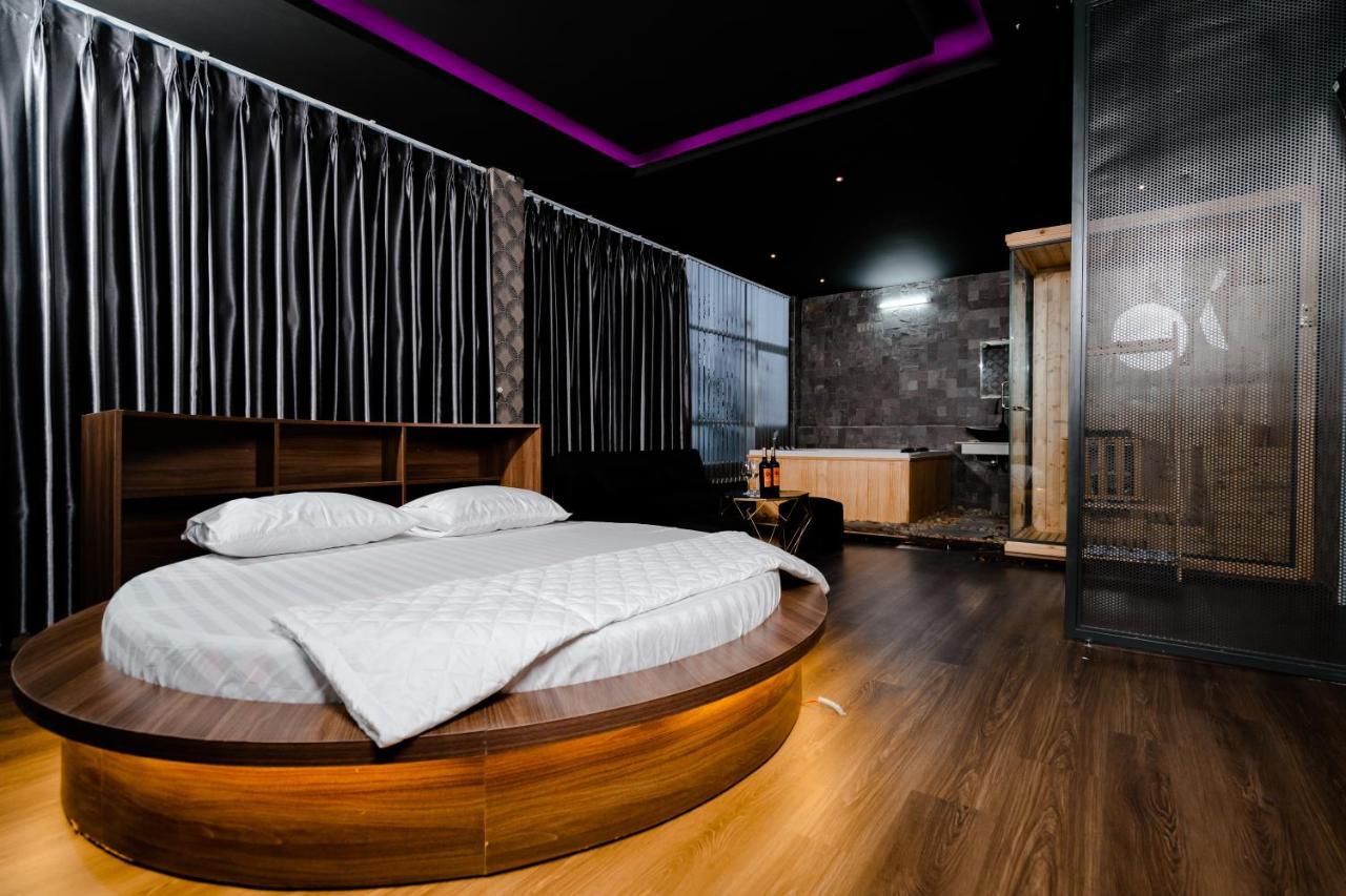 Love hotel Viking *